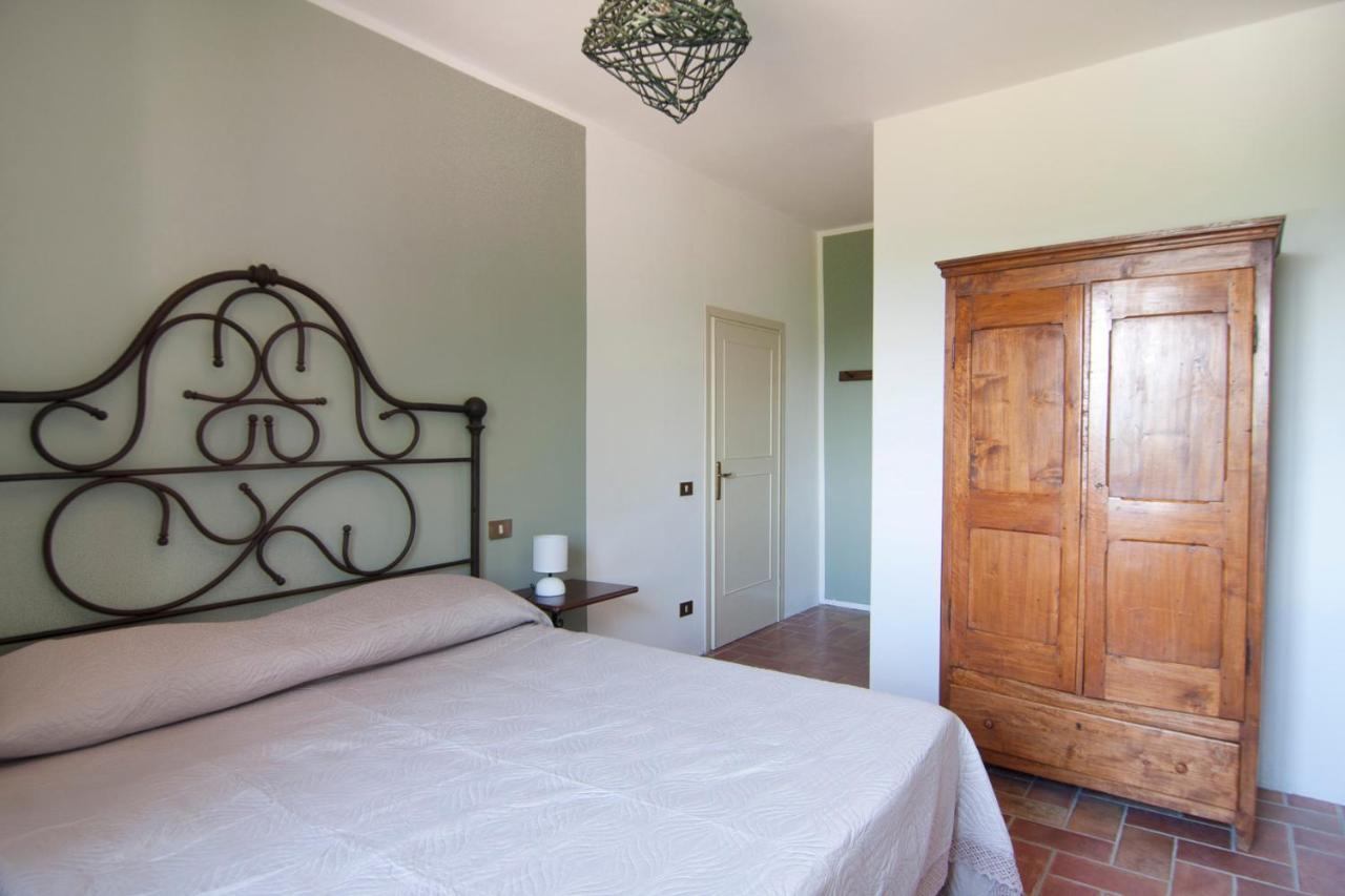 Апарт готель Agriturismo Terenzana Ріпарбелла Екстер'єр фото