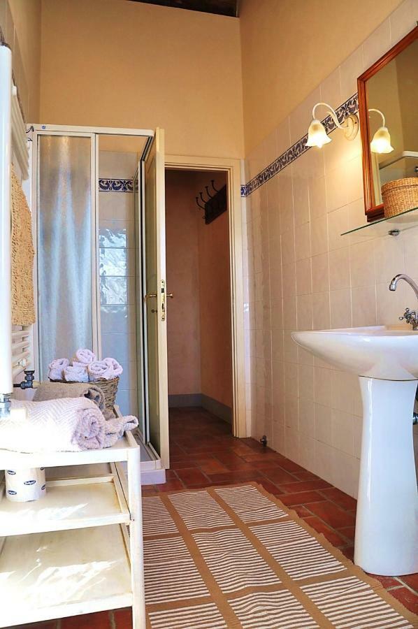 Апарт готель Agriturismo Terenzana Ріпарбелла Екстер'єр фото